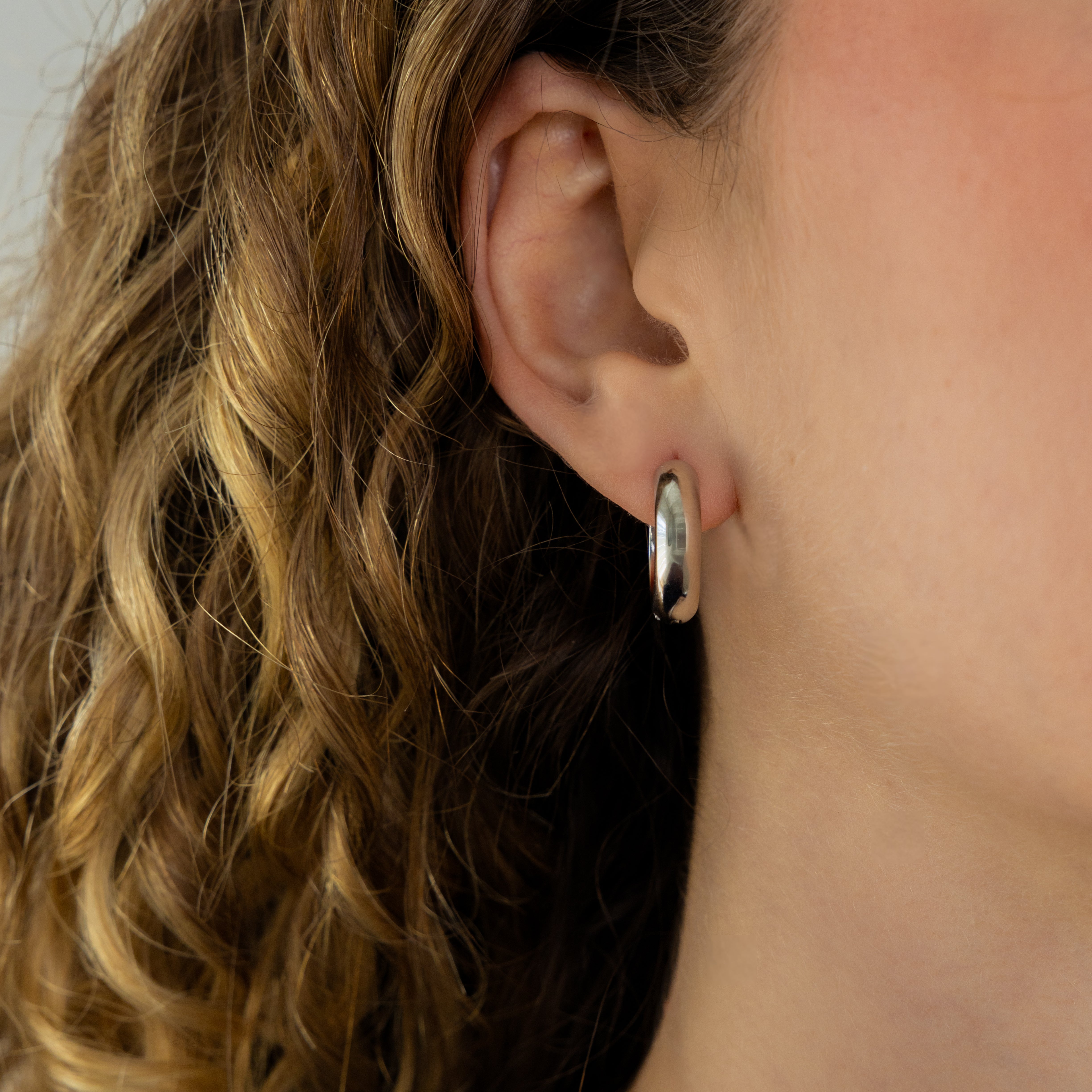 Waterproof 19mm Silver Everyday Hoops