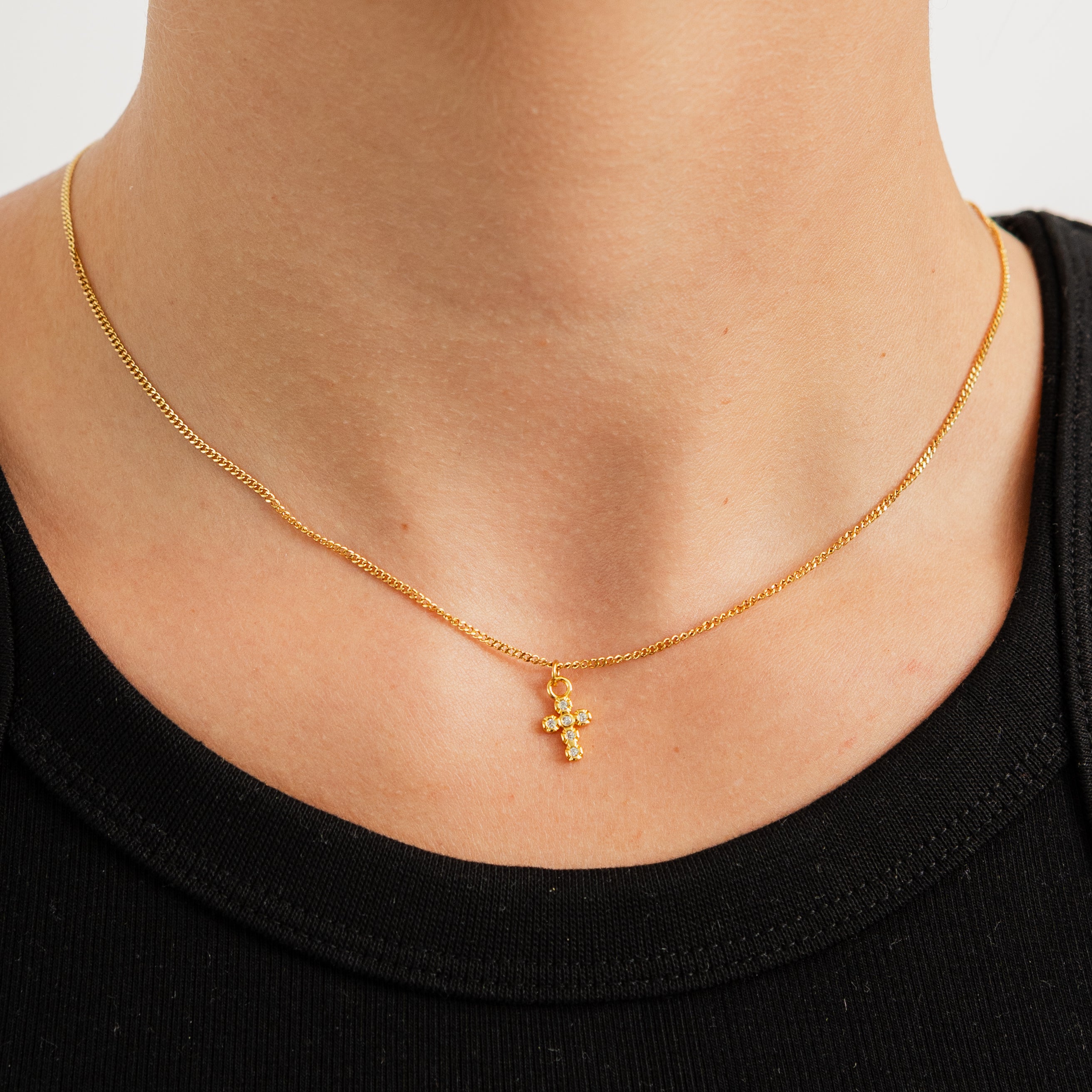 18K Gold Dainty Diamond Cross Pendant Necklace