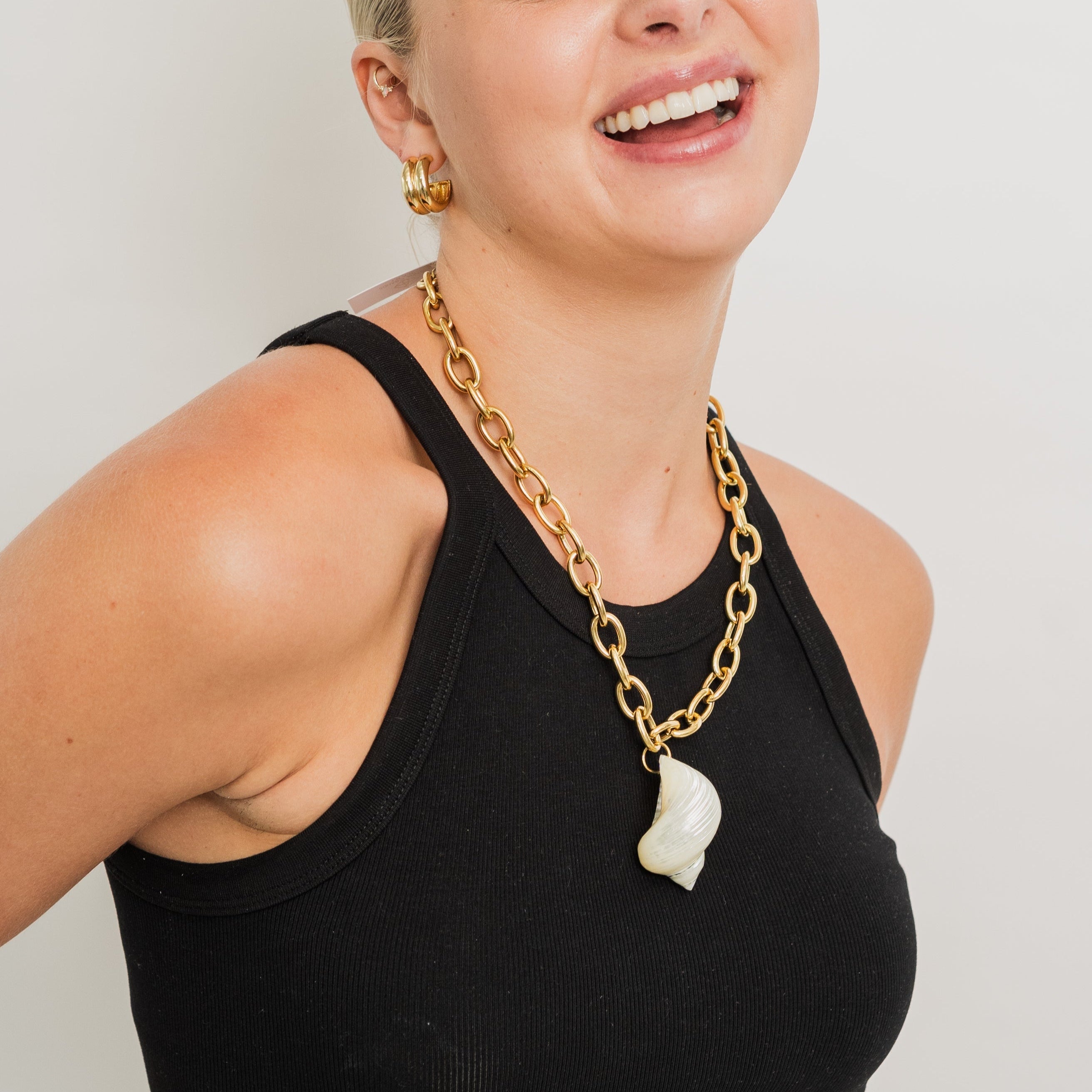 Waterproof Gold Chunky Shell Pendant Necklace