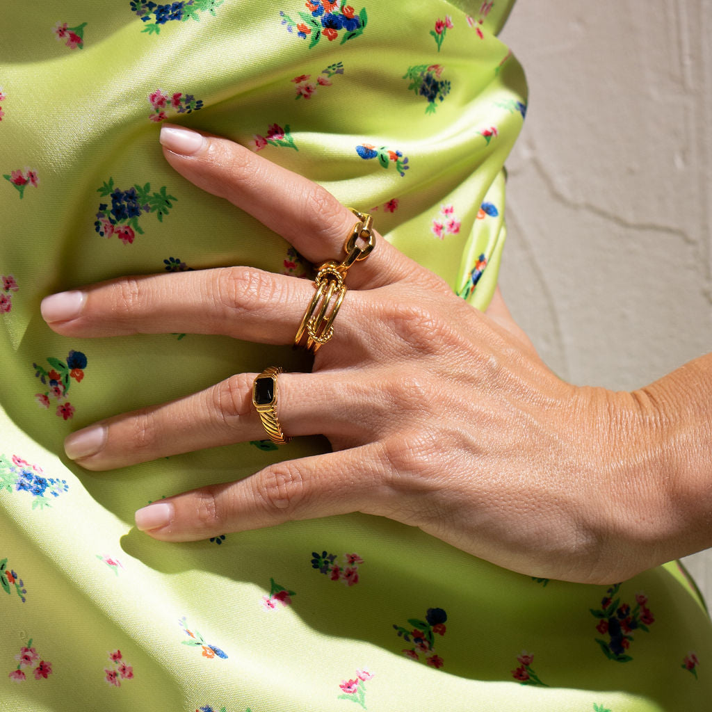 Waterproof Gold Black Stone Ring Twisted