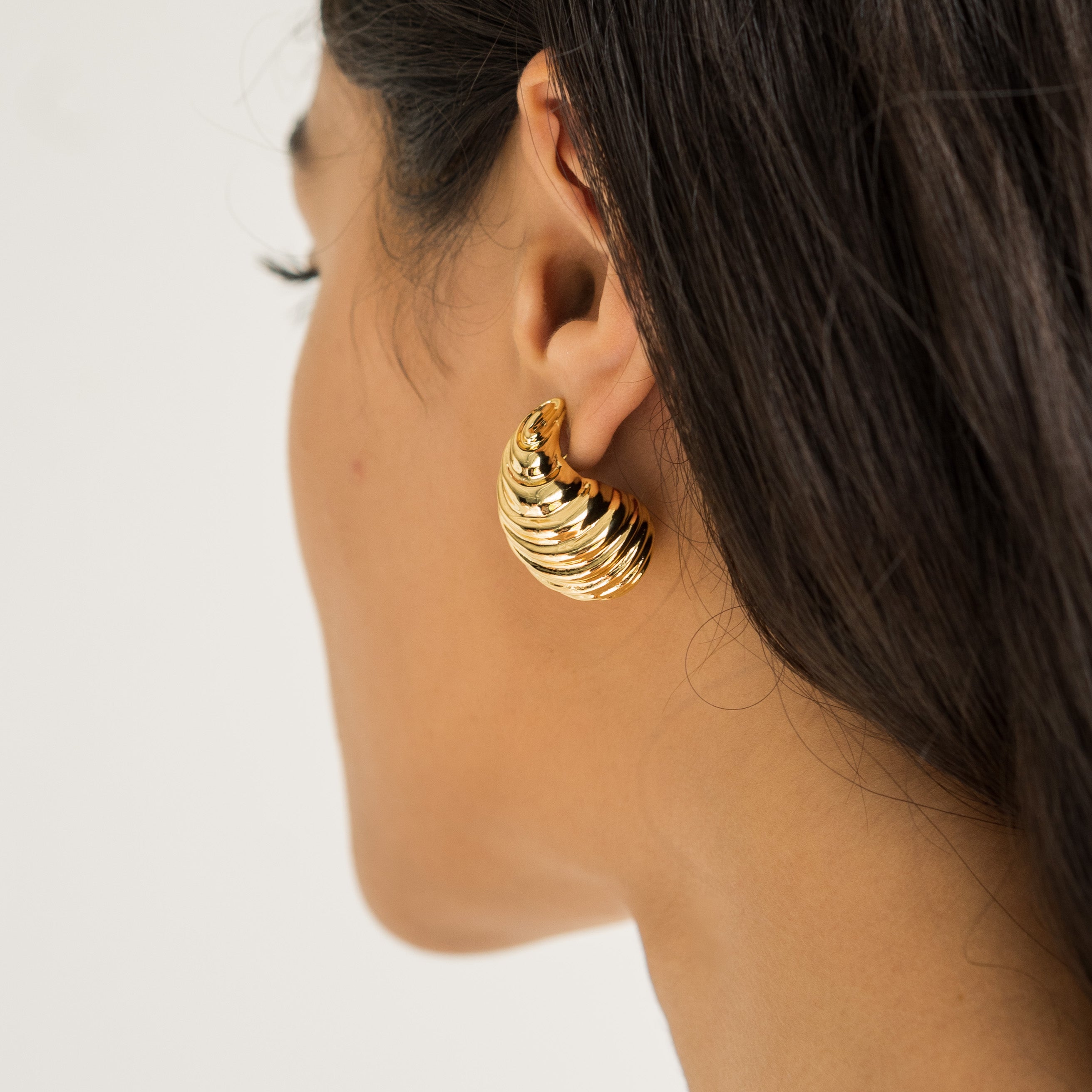 18K Gold Shell Drop Earrings