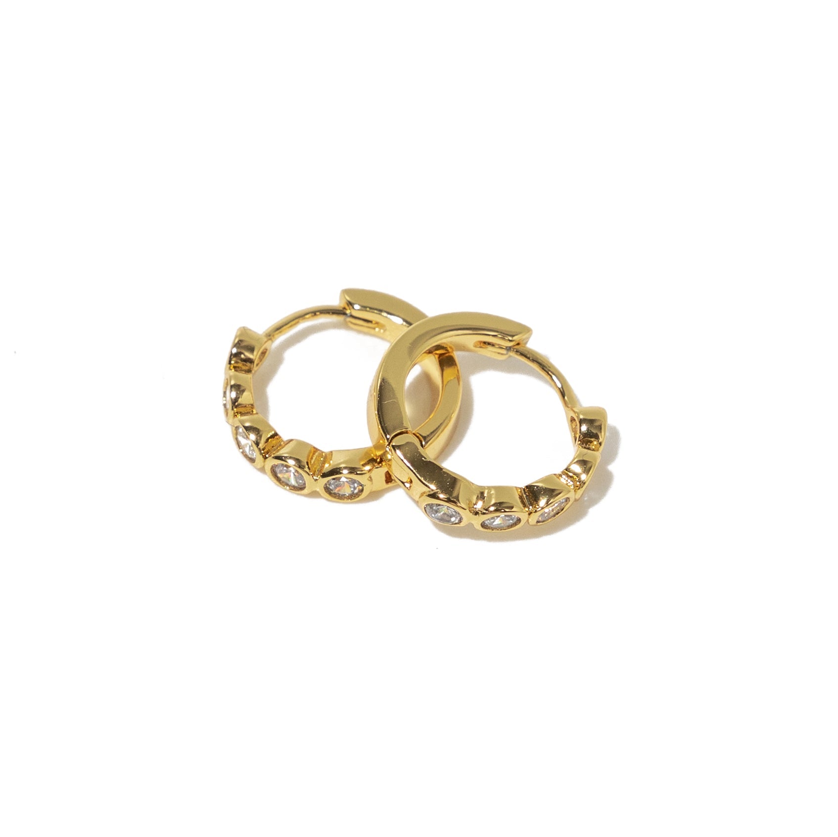 18K Gold Round Brilliant Huggies