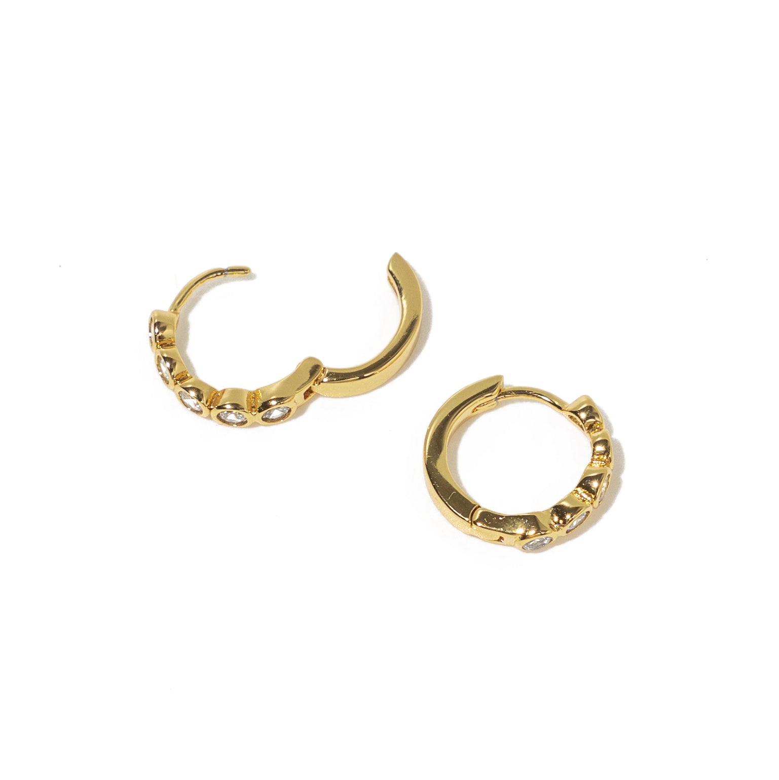18K Gold Round Brilliant Huggies