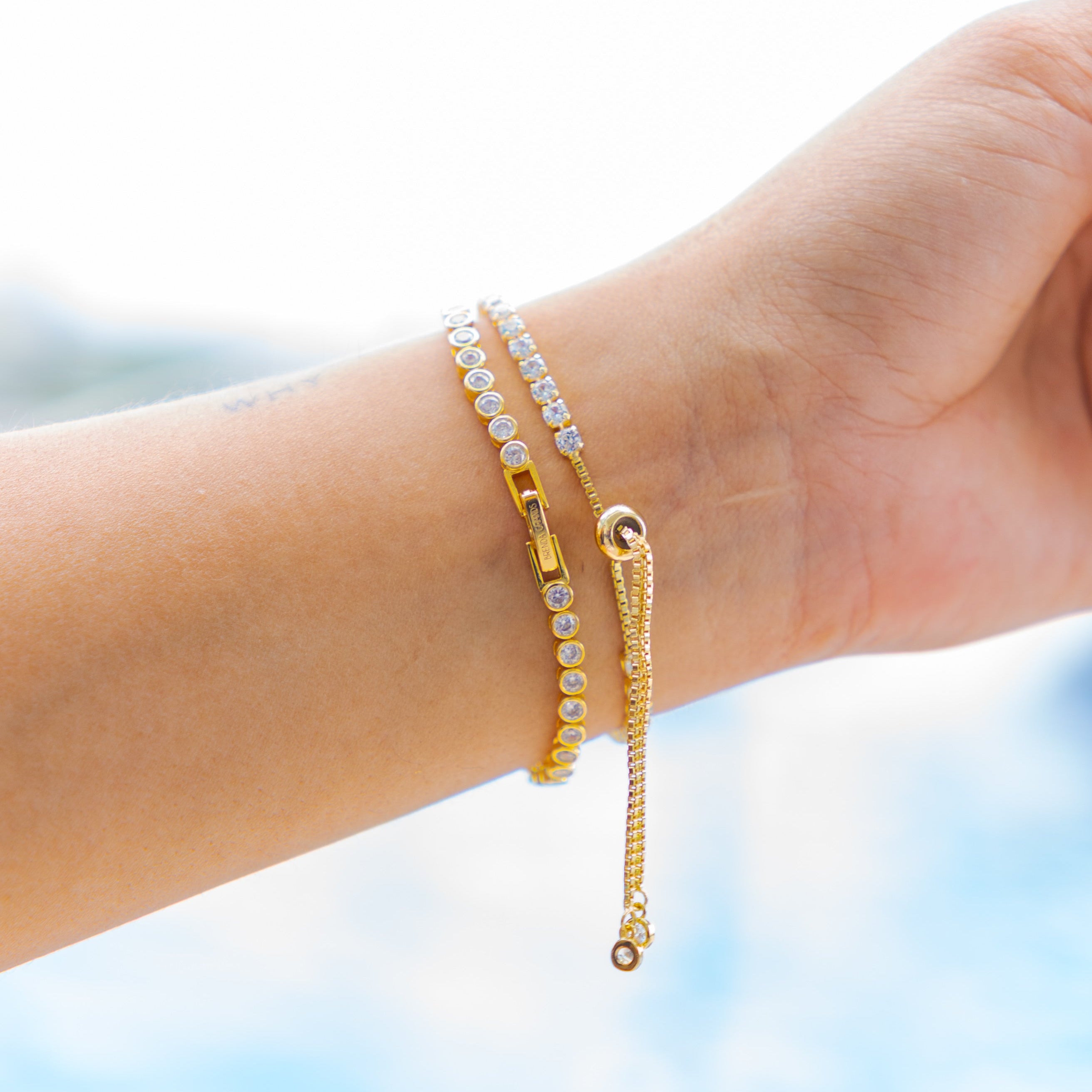 18K Gold Pull Tie Tennis Bracelet