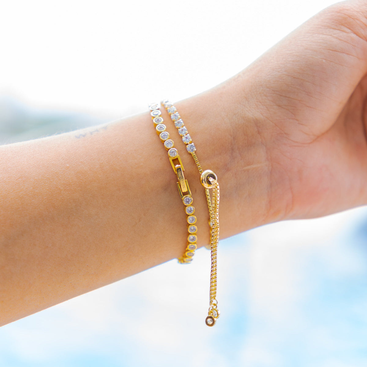 18K Gold Pull Tie Tennis Bracelet