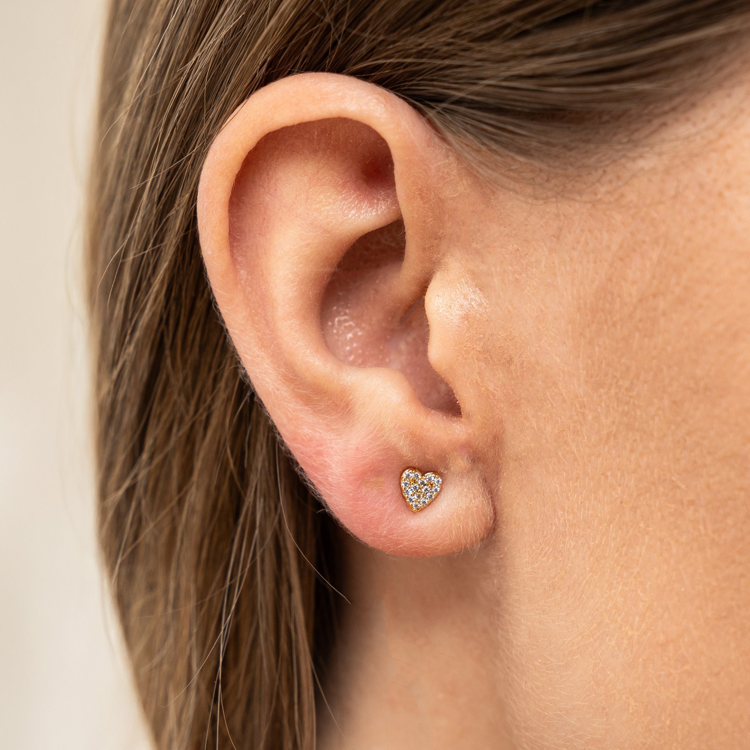 18K Gold Dainty Tennis Heart Studs
