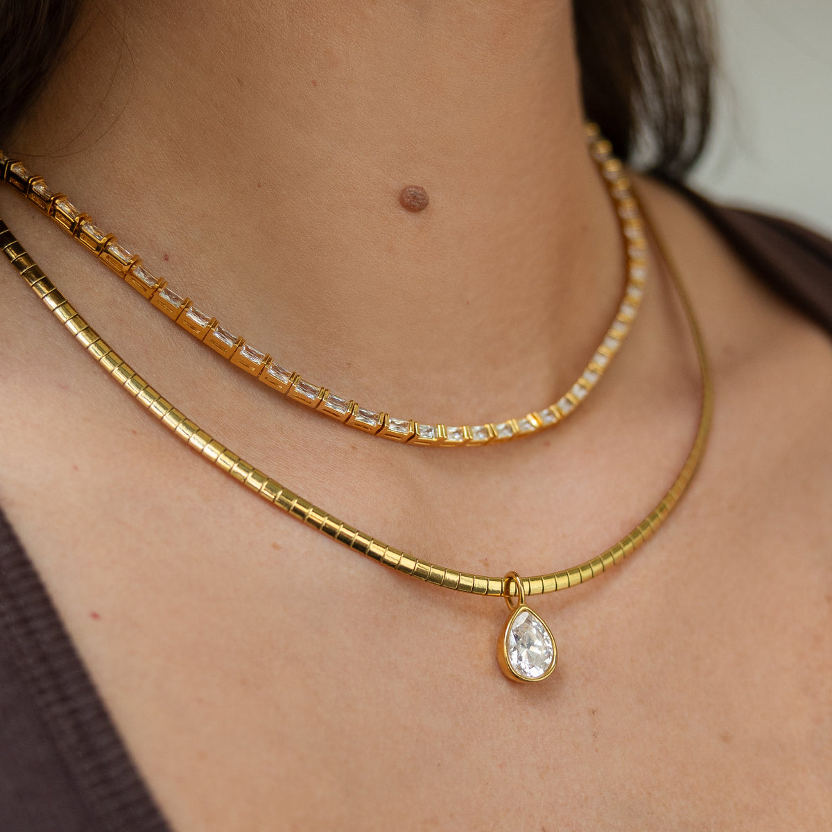 Omega Chain with Round Crystal Charm Gold
